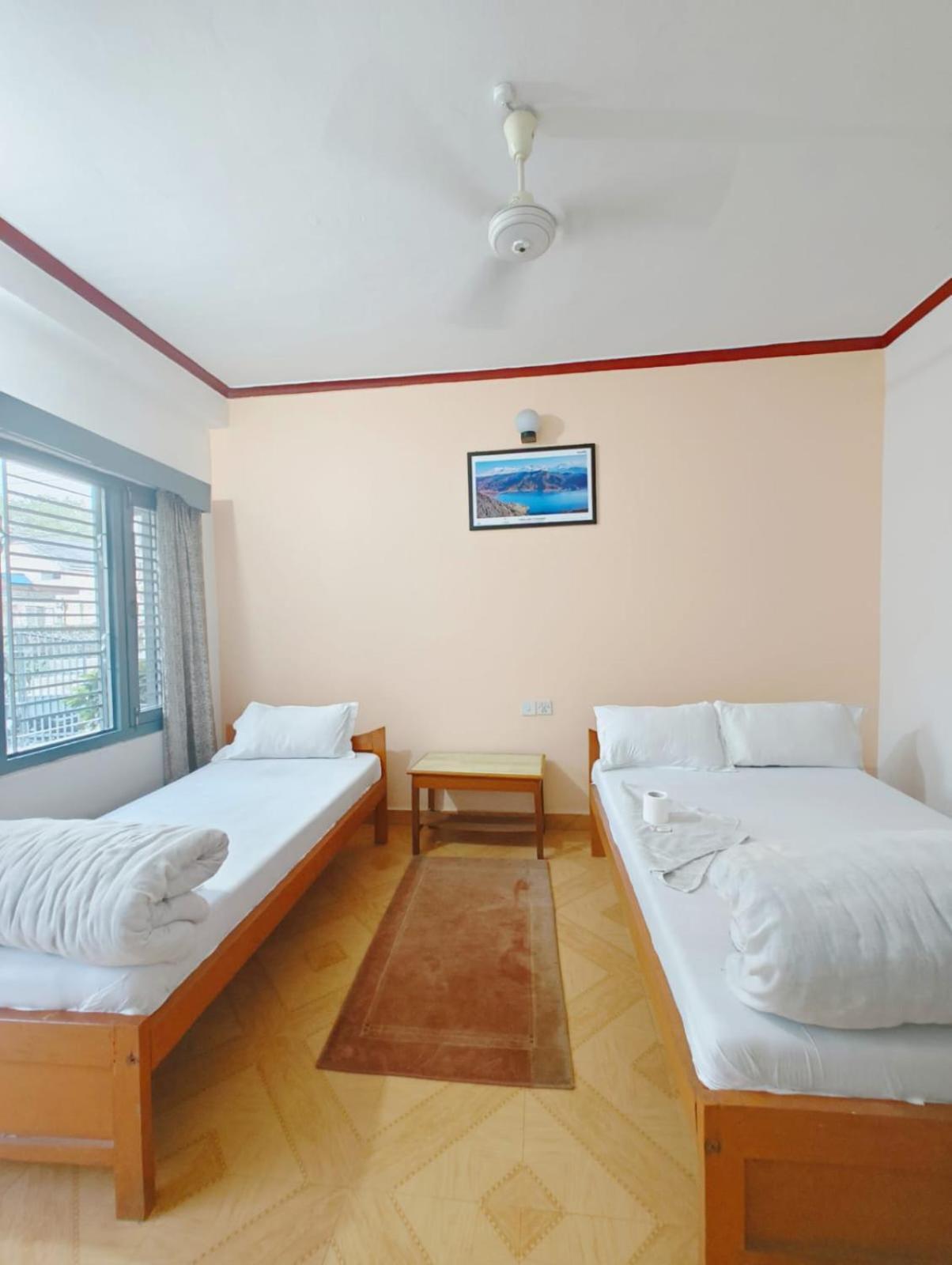 Hotel Mountain View - Lakeside Pokhara Buitenkant foto
