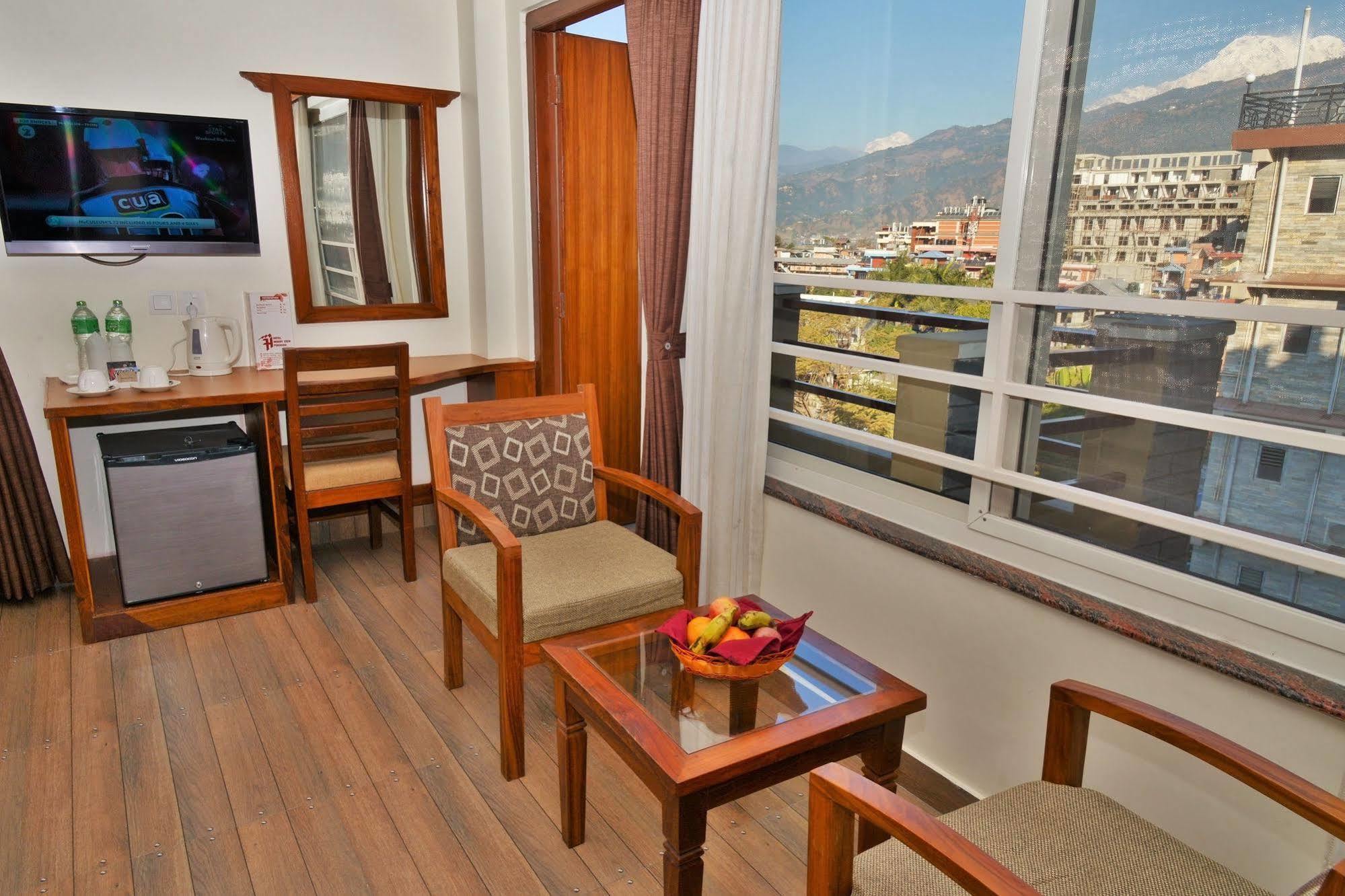 Hotel Mountain View - Lakeside Pokhara Buitenkant foto